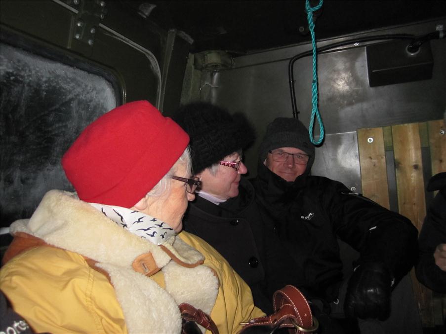 P� v�g upp till Buustamon i bandvagn
