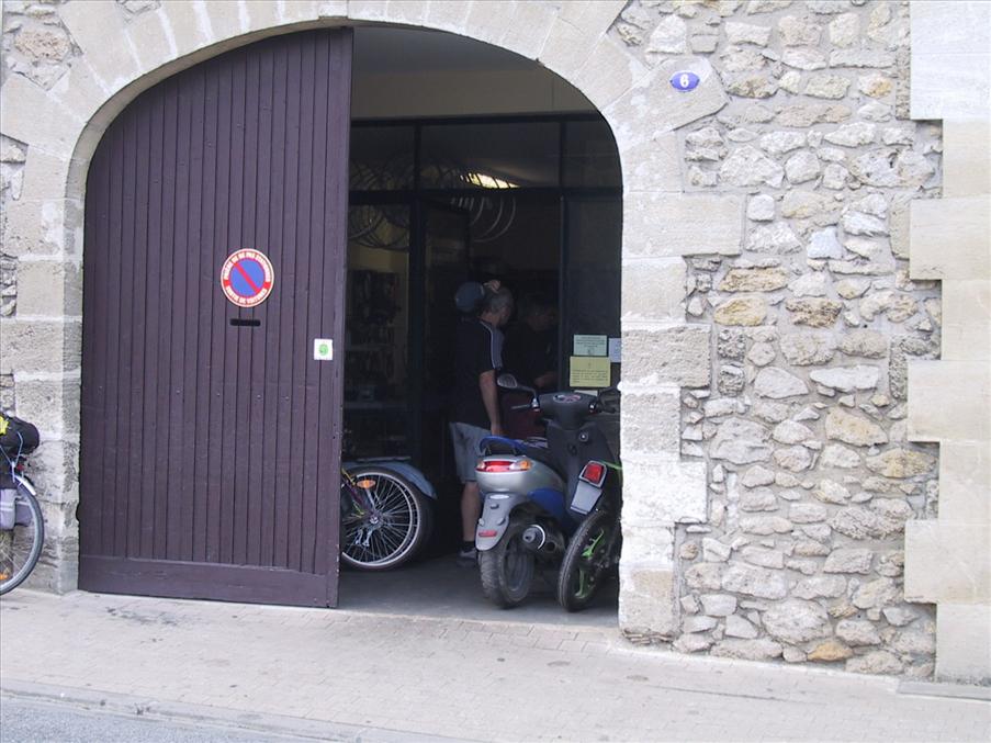 Sista f�rs�ket att reparera Torstens cykel