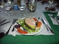 Till f�rr�tt serveraded bl.a. denna j�tteavocado