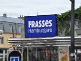 Frasses i Umeå serverar bl.a. det man kallar Skrovmål, inbakad pizza med en hamburgare i. Vi åt inte det.