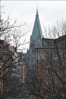 Sofia Kyrka bakom tr�den