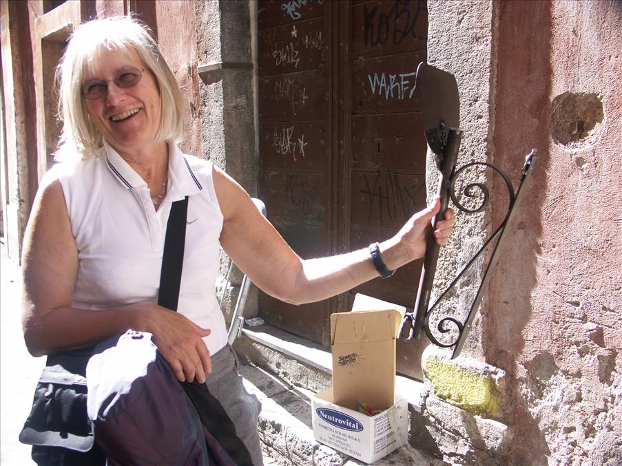 Gudrun har hittat smide. Lite f�r skrymmande f�r att ta med.