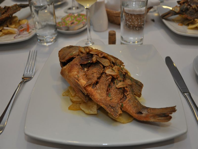Deep fried fish - s�rskilt deep var den inte...egentligen var den v�ldigt mager...