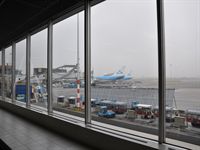 Det var ganska l�ngt att g� i Amsterdam d�r vi bytte plan
