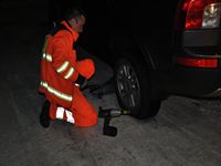 ...s� professionell hj�lp tillkallades (vi visste inte var reservhjulet fanns)