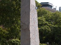 Framför Albertina, på  Helmut-Zilk-Platz , står dessa